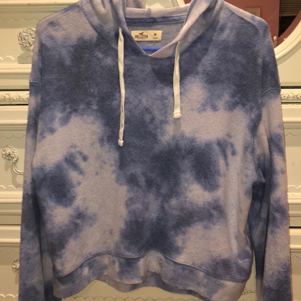 tie-dye hollister cropped hoodie